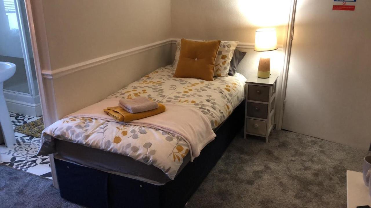 The New Wellington Hotel Brierley Hill Eksteriør billede