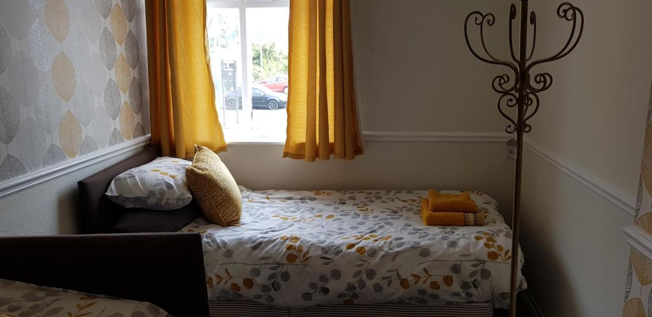 The New Wellington Hotel Brierley Hill Eksteriør billede